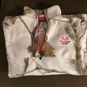 Realtree camo pull over fleece 😍😍